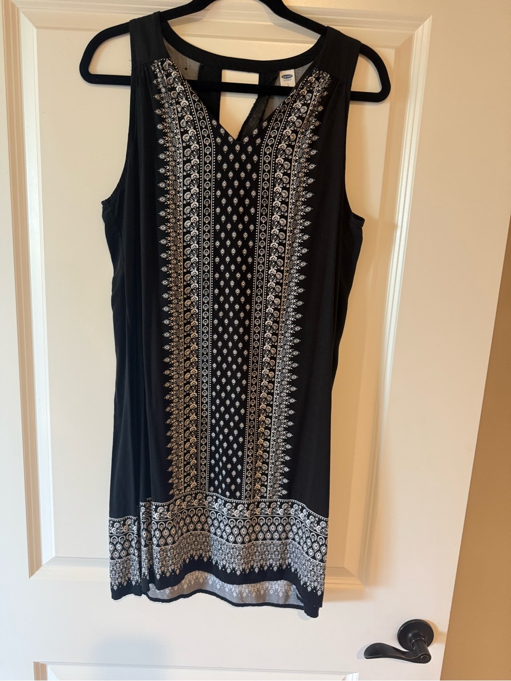 Sleeveless Black Embroidered Dress